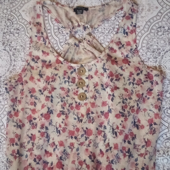 JUNIORS floral top - Picture 3 of 12